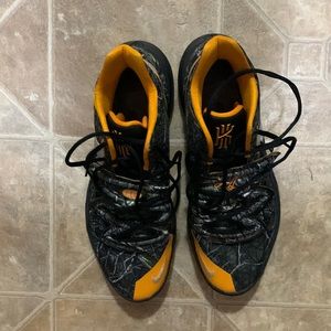 Nike Kyrie 5 Taco